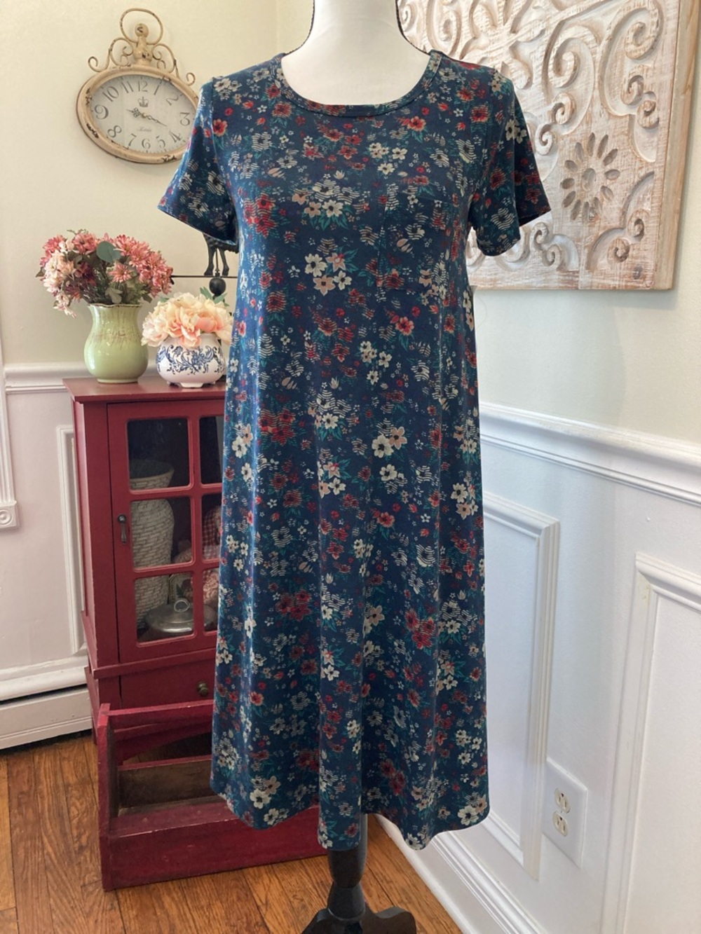 LuLaRoe Carly Floral Short-Sleeve Midi Dress